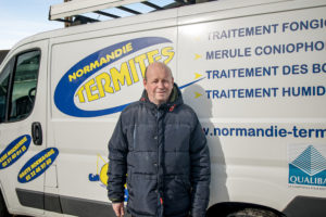 NORMANDIE TERMITES camion personne